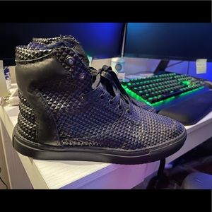 Filling Pieces, Black, Pyramid